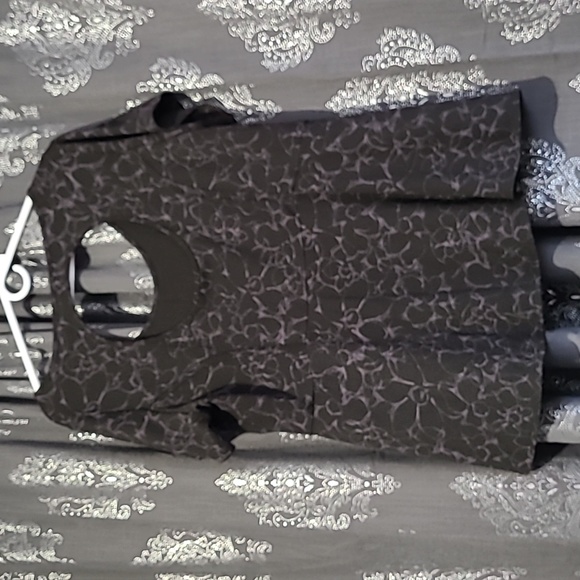 Torrid active open back shirt - Picture 2 of 2